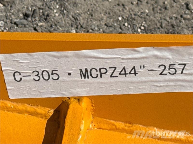  GIYI 44 in Excavator Rake - Fits Cat 305 (Unused) Greble