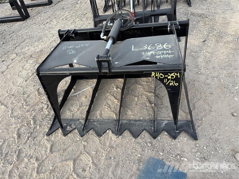 GIYI 44 in Skeleton Skid Steer Grapple Bucket Grapples