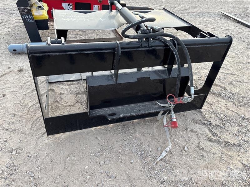 GIYI 44 in Skeleton Skid Steer Grapple Bucket Grapples