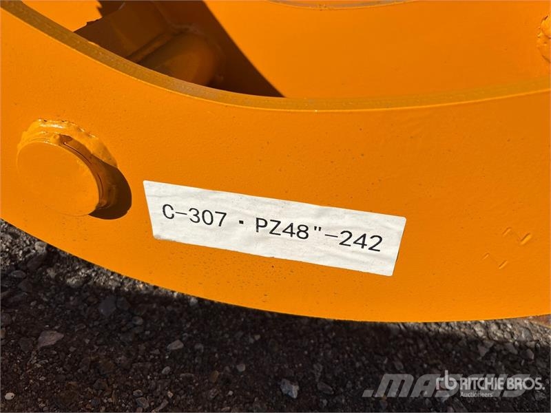 GIYI 48 in 48 in Teeth Excavator Rake - Fits CAT 3 Vaalutid ja kaarutid