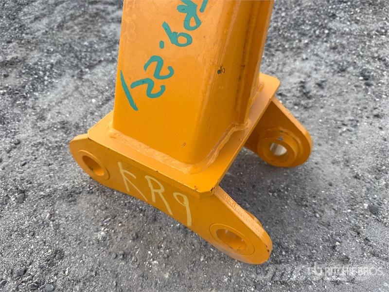  GIYI 9 in Excavator Ripper - Fits Cat 305 (Unused) Skarifikatori