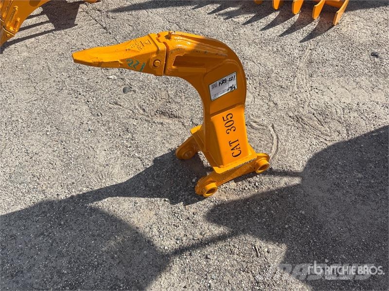  GIYI 9 in Excavator Ripper - Fits Cat 305 (Unused) Escarificadores