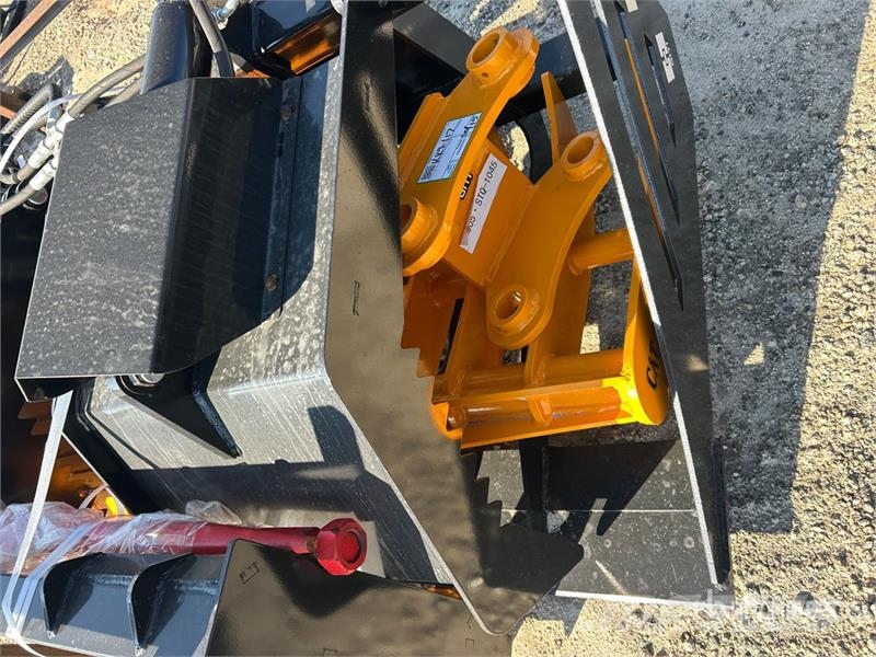 GIYI Cat 305 32 In Teeth Excavator Rake (Unused) 犁耙和摊草机