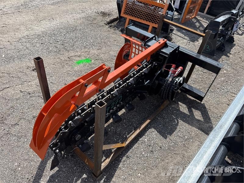  GIYI D39 39 in Skid Steer Trencher (Unused) Valetadeiras