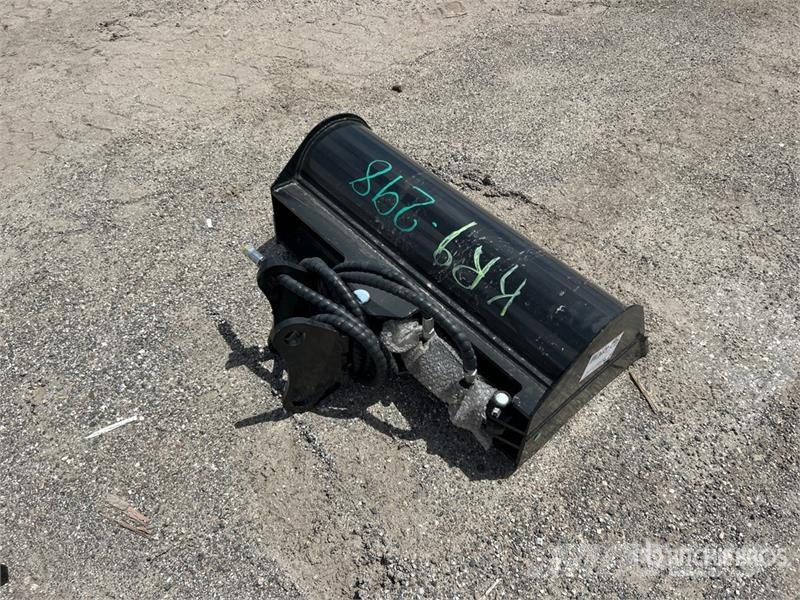  GIYI GY-3TB Tilting Excavator Bucket - Fits Cat 3  Buckets