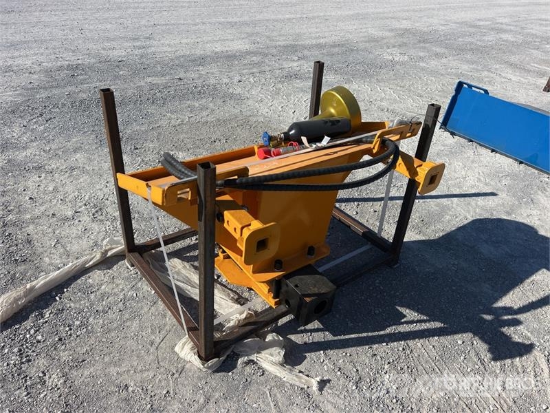  GIYI GY-AD680 Mini Skid Steer Post Driver (Unused) フェンス機材