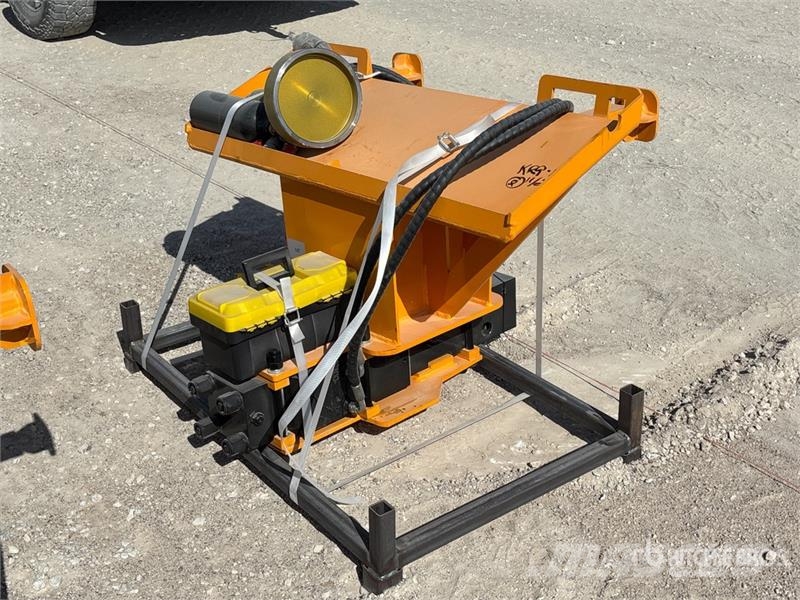 GIYI GY-AD680 Skid Steer Post Driver (Unused) Oprema za ograje