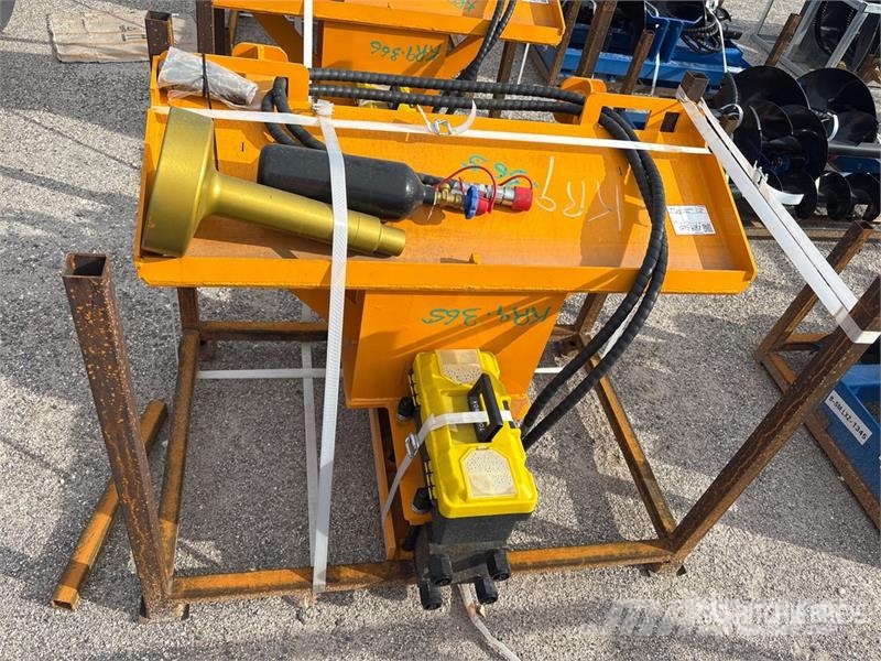  GIYI GY-AD680 Skid Steer Post Driver (Unused) Fencing equipment