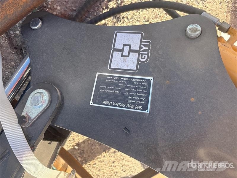 GIYI GY-BD98 47 in Skid Steer Backhoe (Unused) 挖掘机配件