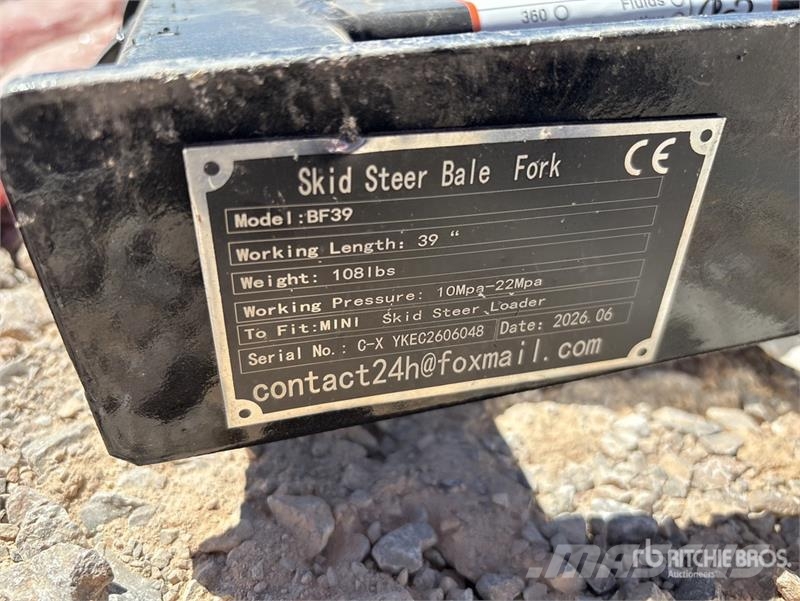 GIYI GY-BF39 39 in Mini Skid Steer Bale Spear (Unu Other components