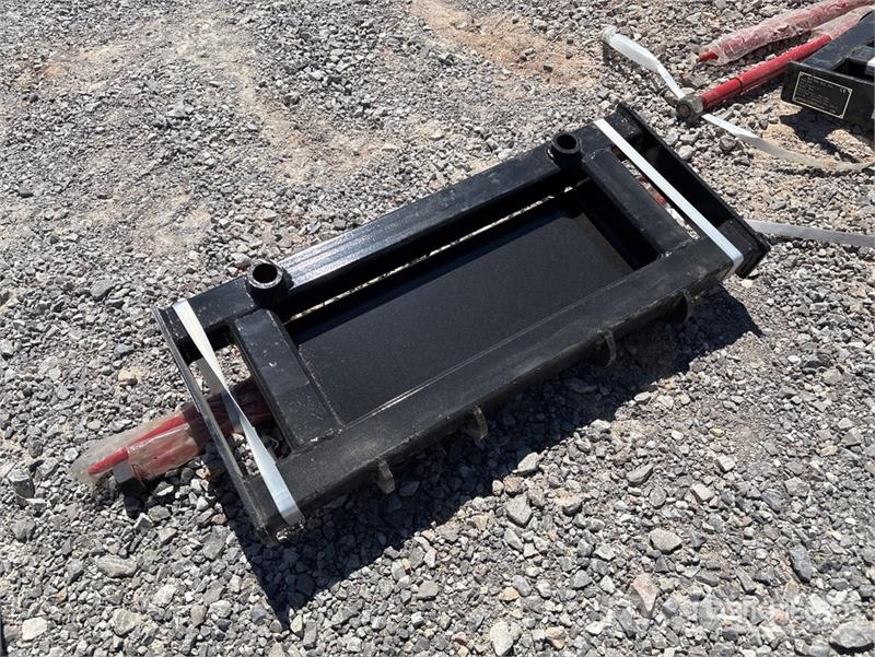 GIYI GY-BF39 39 in Mini Skid Steer Bale Spear (Unu Other components
