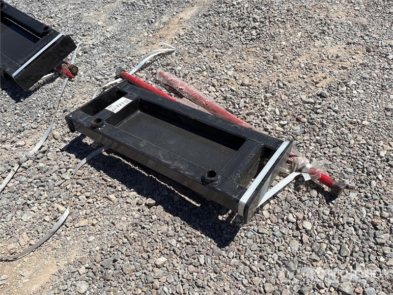 GIYI GY-BF39 39 in Mini Skid Steer Bale Spear (Unu Other components