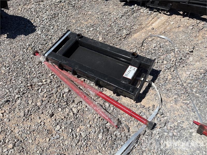 GIYI GY-BF39 39 in Mini Skid Steer Bale Spear (Unu Other components