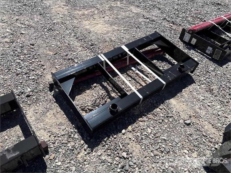  GIYI GY-BF47 47 in Skid Steer Bale Spear (Unused) Other components