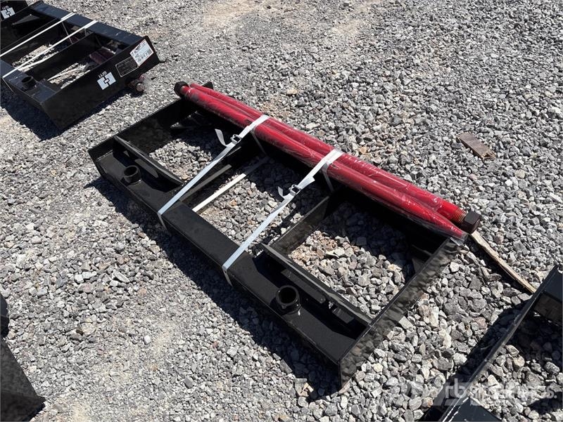  GIYI GY-BF47 47 in Skid Steer Bale Spear (Unused) Other components