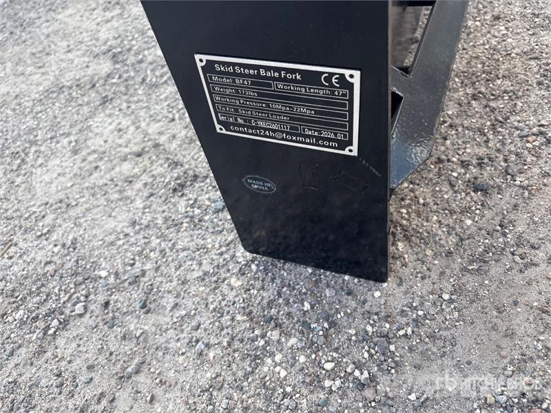 GIYI GY-BF47 47 in Skid Steer Bale Spear (Unused) Outros componentes