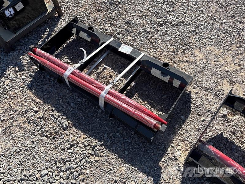 GIYI GY-BF47 47 in Skid Steer Bale Spear (Unused) Other components