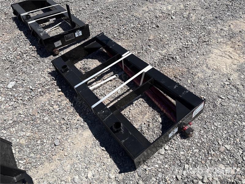  GIYI GY-BF47 47 in Skid Steer Bale Spear (Unused) Other components