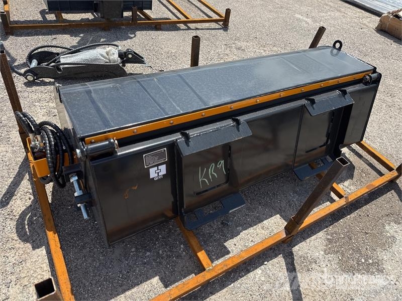 GIYI GY-BS72 72 in Skid Steer Sweeper (Unused) Навесные щетки
