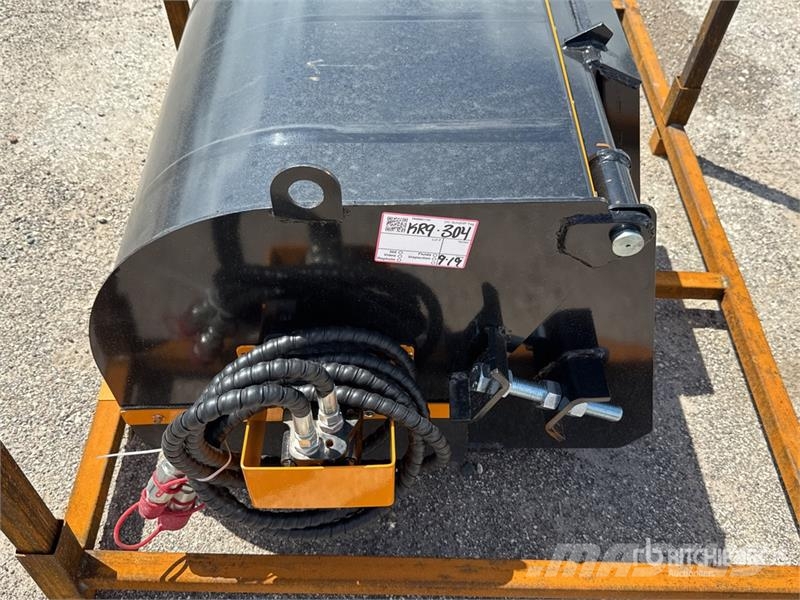 GIYI GY-BS72 72 in Skid Steer Sweeper (Unused) Навесные щетки