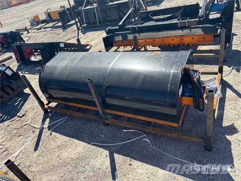 GIYI GY-BS72 72 in Skid Steer Sweeper (Unused) Ψήκτρες