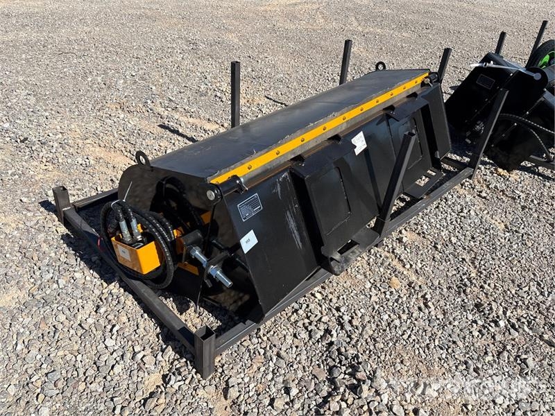  GIYI GY-BS72 72 in Skid Steer Sweeper (Unused) Brushes