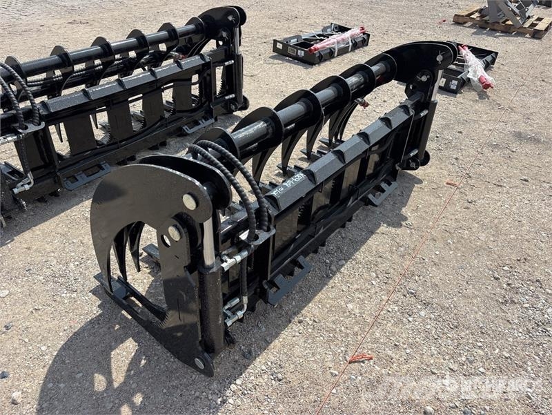 GIYI GY-CLG72 72 in Skid Steer Root Rake (Unused) Ancinho virador
