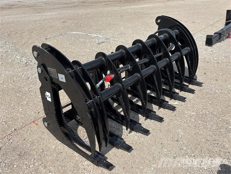GIYI GY-CLG72 72 in Skid Steer Root Rake (Unused) Ancinho virador