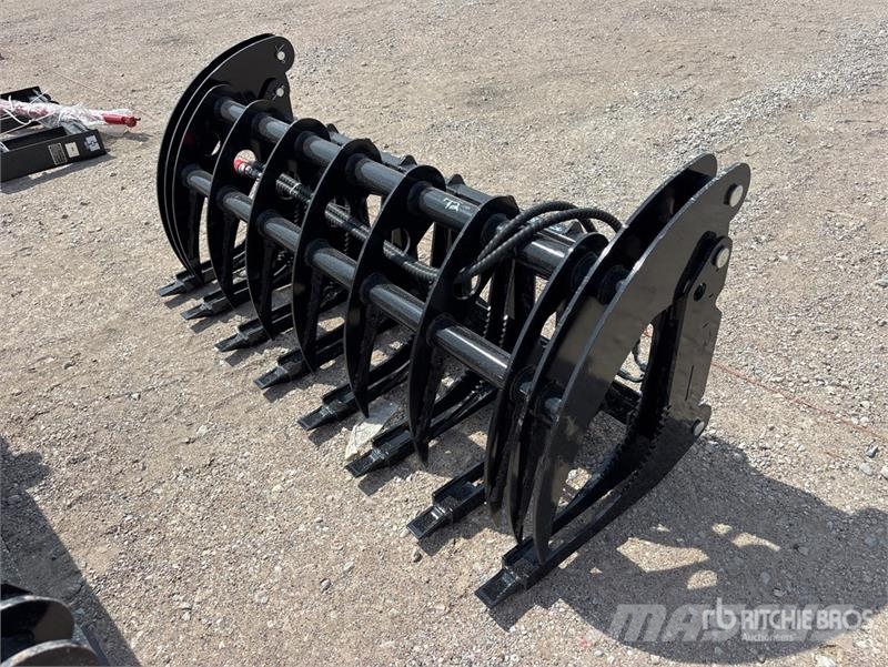 GIYI GY-CLG72 72 in Skid Steer Root Rake (Unused) Ancinho virador