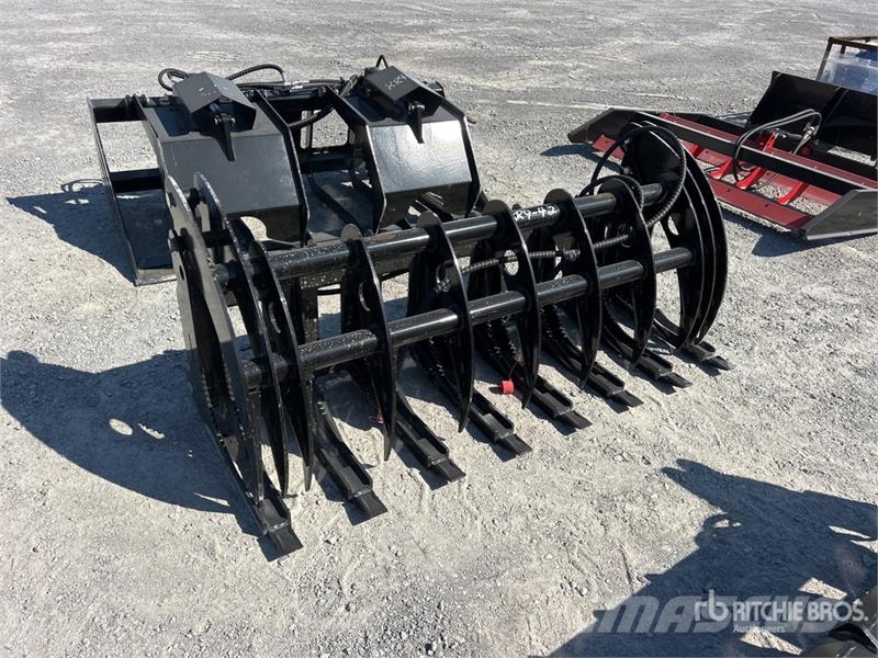 GIYI GY-CLG72 72 in Skid Steer Grapple (Unused) 兩爪吊夾