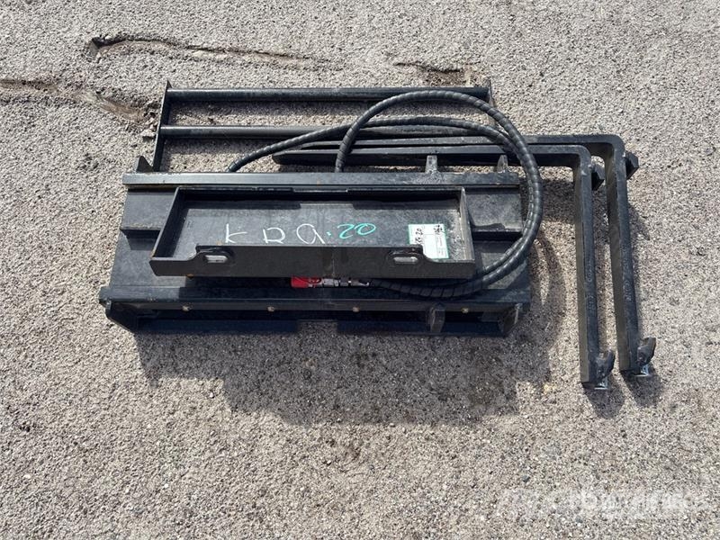 GIYI GY-CYHC 30 in Mini Skid Steer Forks (Unused) Uñas para carretilla