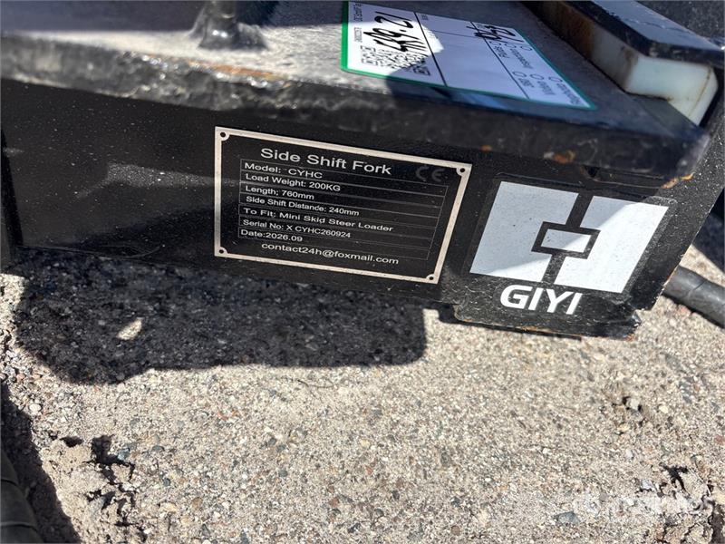 GIYI GY-CYHC 30 in Mini Skid Steer Forks (Unused) Uñas para carretilla