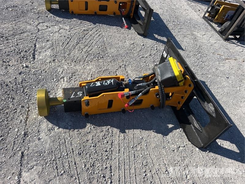  GIYI GY-D680 Skid Steer Post Driver (Unused) Fencing equipment