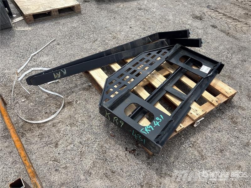 GIYI GY-DHC 44 in Skid Steer Forks (Unused) Pallgafflar