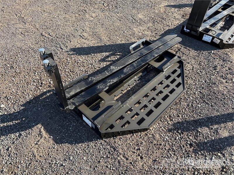 GIYI GY-DHC 59 in Skid Steer Forks (Unused) Pallegafler