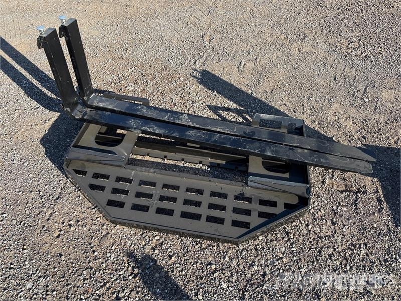 GIYI GY-DHC 59 in Skid Steer Forks (Unused) Pallegafler