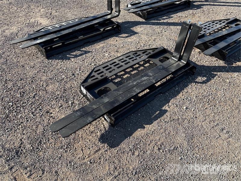 GIYI GY-DHC 59 in Skid Steer Forks (Unused) Pallegafler