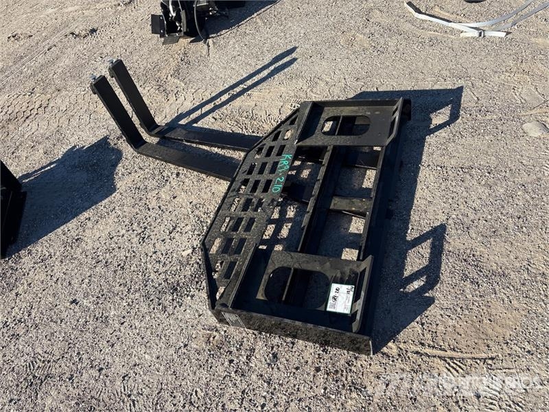 GIYI GY-DHC 59 in Skid Steer Forks (Unused) Fourche