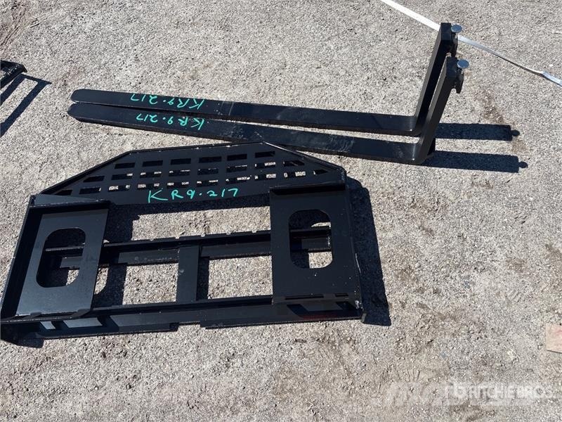GIYI GY-DHC 59 in Skid Steer Forks (Unused) Fourche