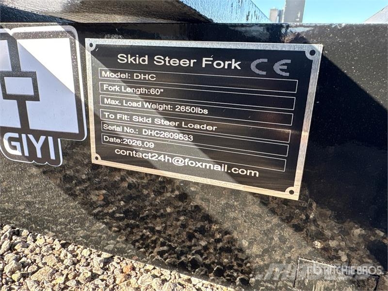 GIYI GY-DHC 59 in Skid Steer Forks (Unused) Pallegafler