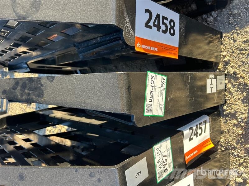  GIYI GY-DHC 59 in Skid Steer Forks (Unused) Dakšas