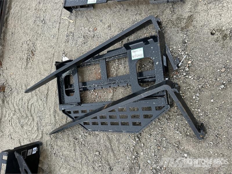GIYI GY-DHC 59 in Skid Steer Forks (Unused) Vilice