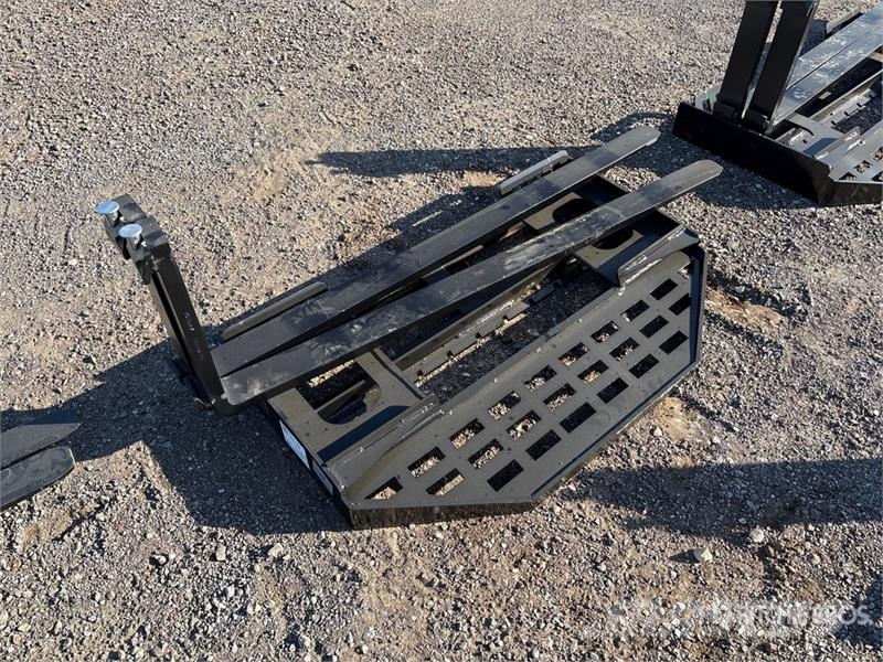 GIYI GY-DHC 59 in Skid Steer Forks (Unused) Pallegafler