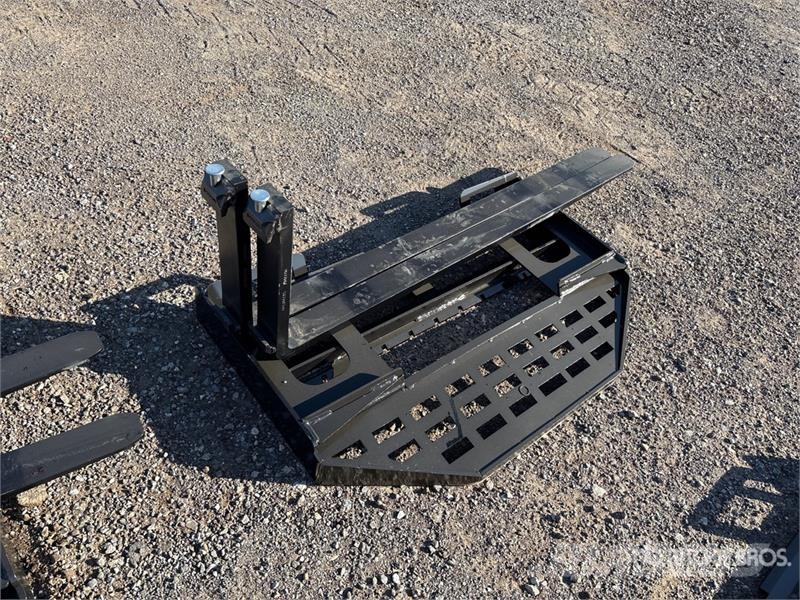 GIYI GY-DHC 59 in Skid Steer Forks (Unused) Pallegafler