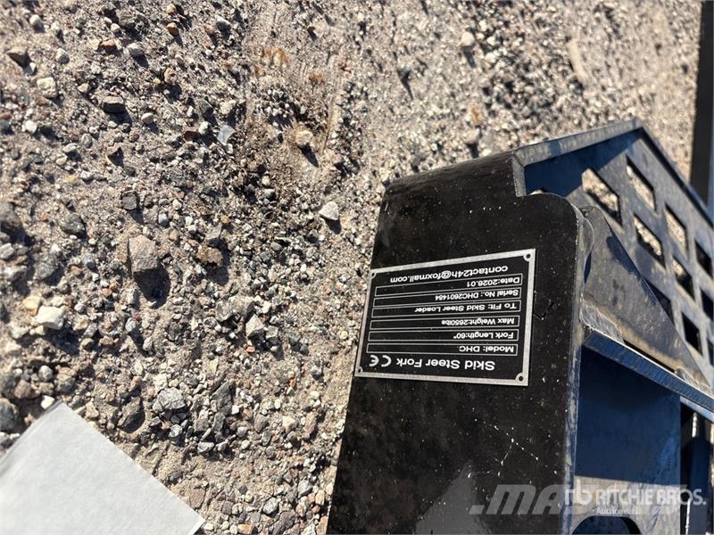 GIYI GY-DHC 59 in Skid Steer Forks (Unused) Fourche