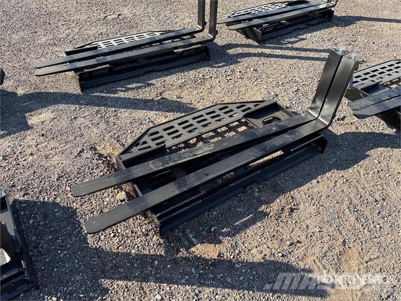 GIYI GY-DHC 59 in Skid Steer Forks (Unused) Pallegafler