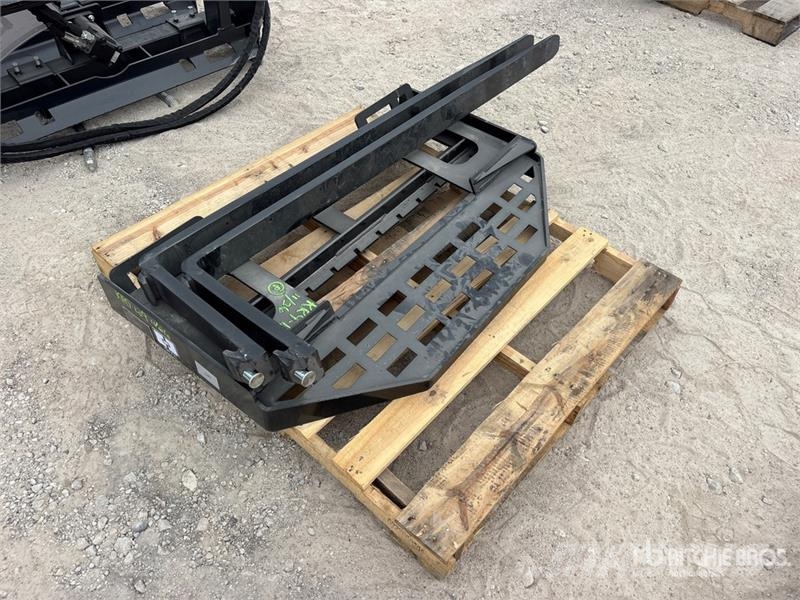 GIYI GY-DHC 59 in Skid Steer Forks (Unused) Forks