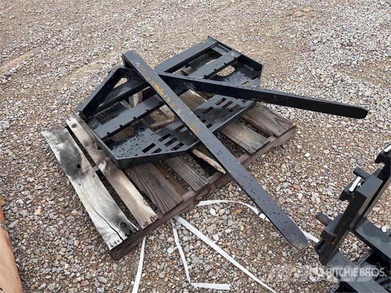 GIYI GY-DHC 60 in Skid Steer Forks (Unused) Паллетные вилы для фронтальных погрузчиков