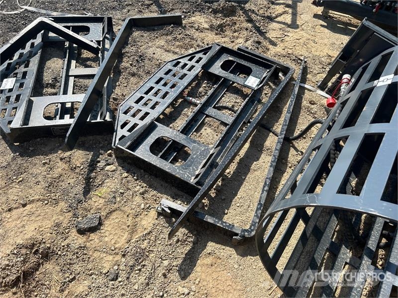 GIYI GY-DHC 60 in Skid Steer Forks (Unused) Vilice