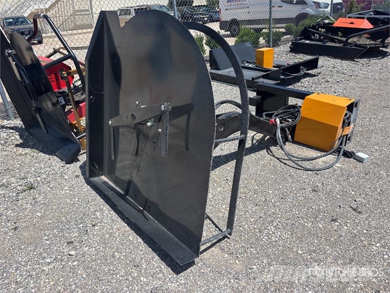  GIYI GY-ECA74 54 in Articulating Skid Steer Brush  ماكينات جز العشب